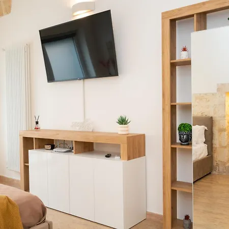 Loft Giandi Elegante Con Vasca Idromassaggio بيت للعطل