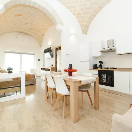 Loft Giandi Elegante Con Vasca Idromassaggio بيت للعطل